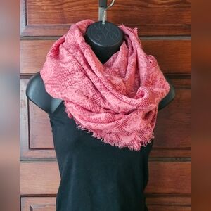 American Eagle 100% Acrylic Pink Infinity Scarf